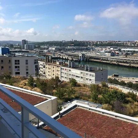 La Terrasse De La Falaise Sur La Côte D Opale *